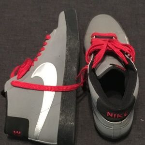 NIKE BLAZERS